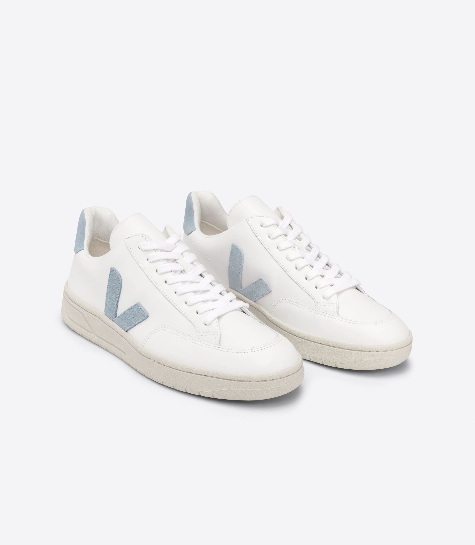 BASKETS VEJA V12 - EXTRA WHITE STEEL